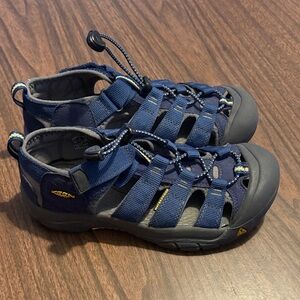 Keen Size 4 Blue Newport H2 Sandals